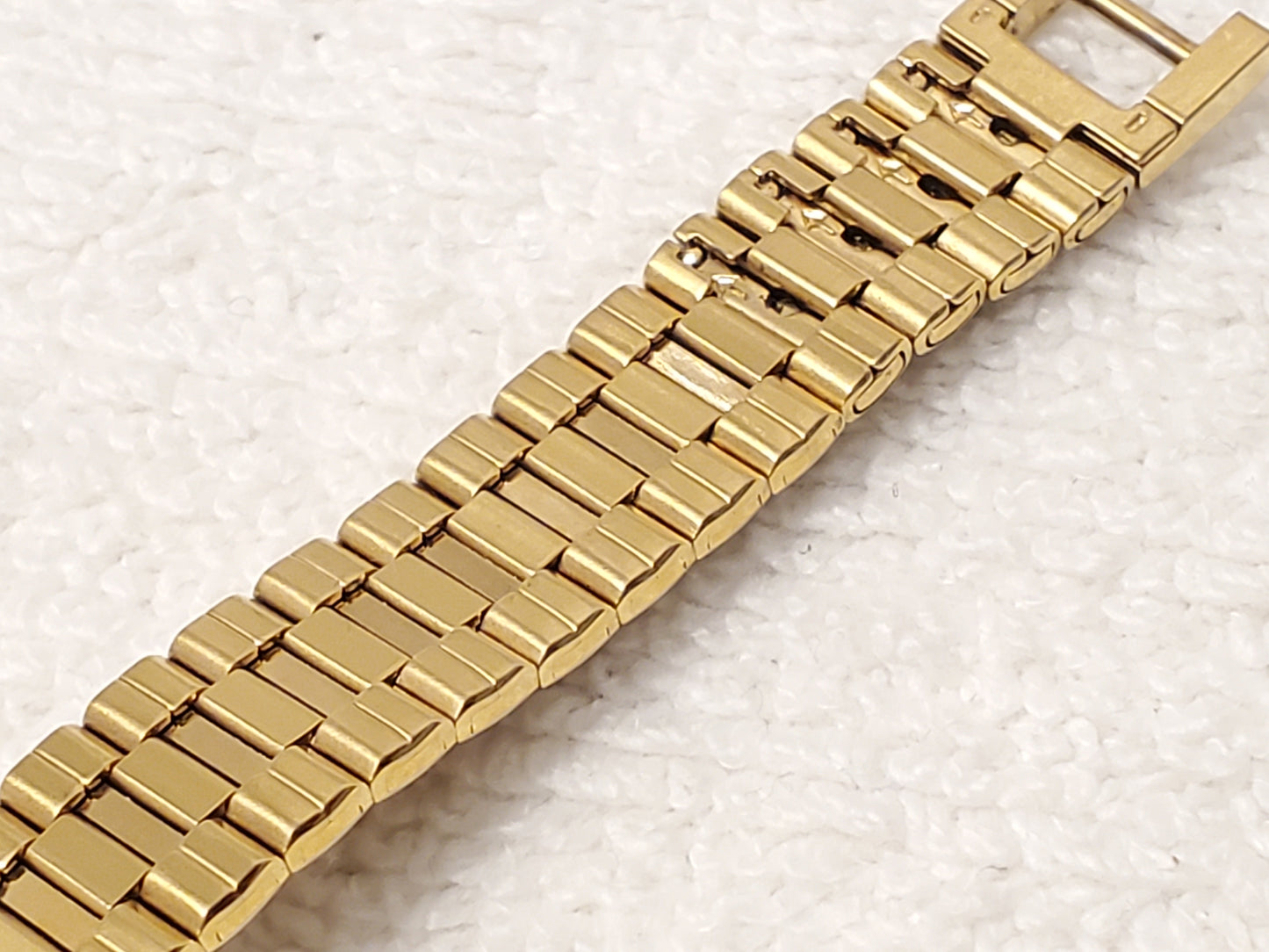 Vintage Seiko Half Moon Womens Quartz Watch Stainless Steel Base Metal Gold Tone