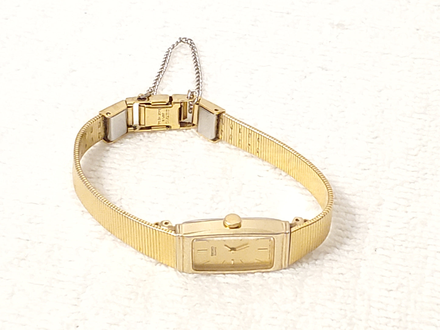 Vintage Seiko Women's Gold Plated Tank Quartz Watch Six Jewels Stainless Steel