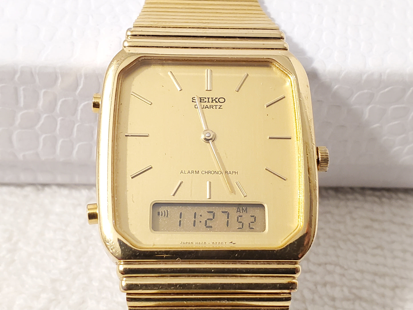 Vintage Seiko Men's Alarm Chronograph Analog Digital Gold Tone Watch Day Date