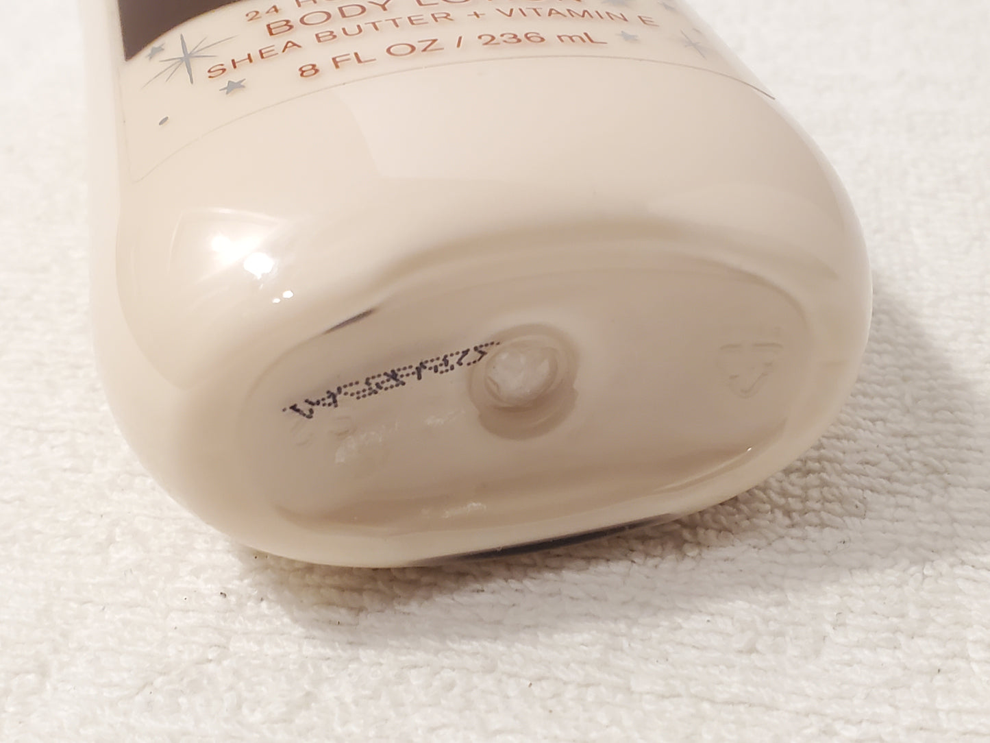 Bath & Body Works GINGERBREAD LATTE Body Lotion 8 oz Bottle Squeeze New Sealed