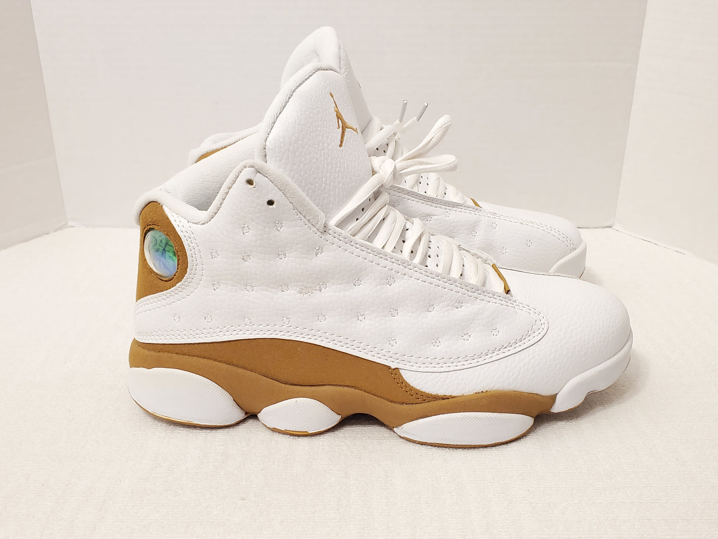 Nike Air Jordan 13 Retro 2016 Wheat White Women's Size 7 Lace Up High Top