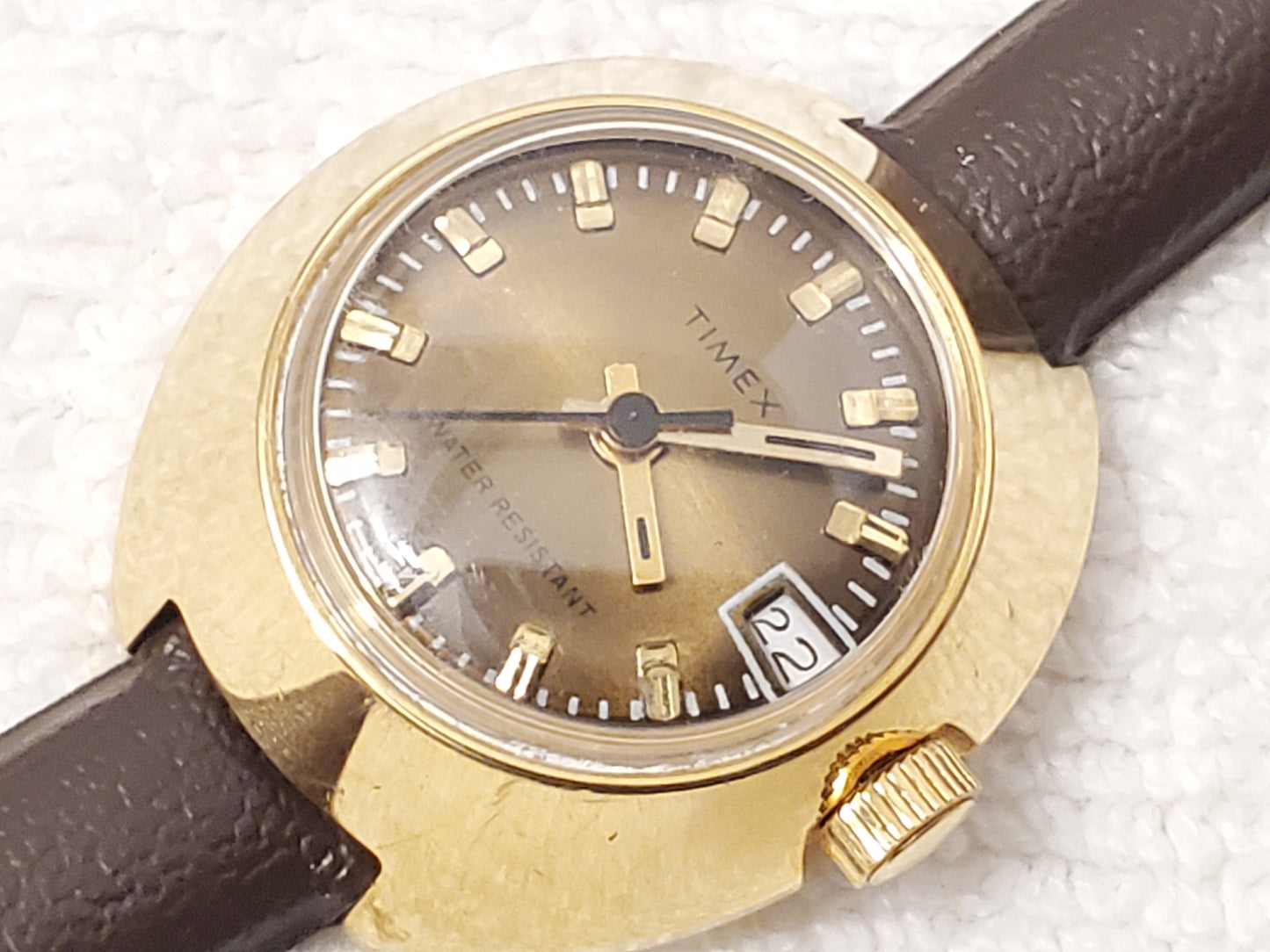 Vintage Timex Gold Plated Wind Up Analog Women's Watch Brown Dial Plastic Strap