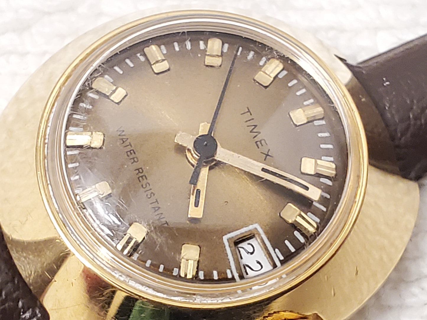 Vintage Timex Gold Plated Wind Up Analog Women's Watch Brown Dial Plastic Strap
