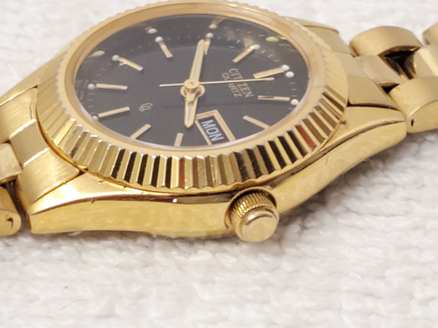 Vintage Citizen Gold Plated Tone Women's Day Date Watch Black Dial S Steel