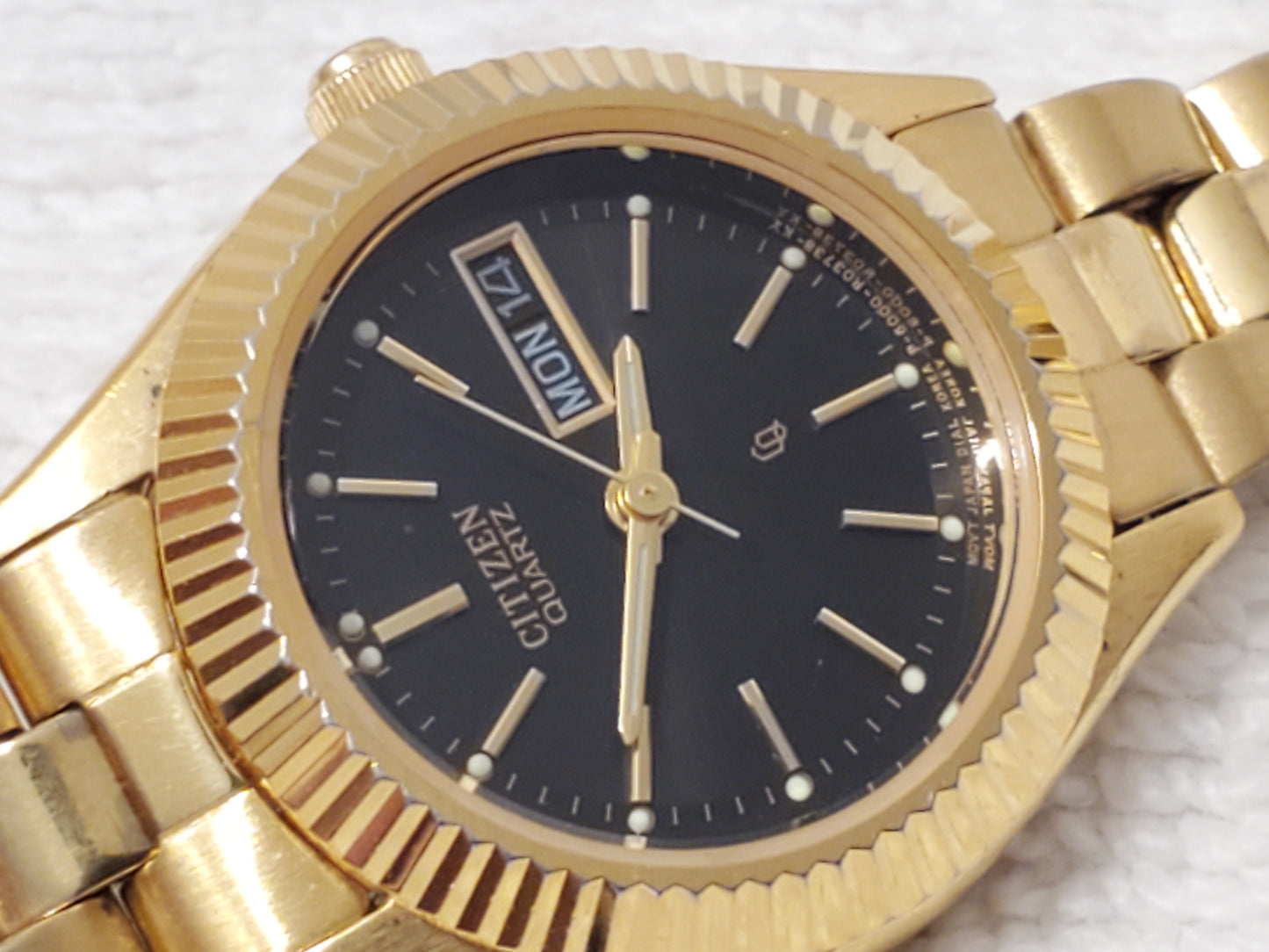 Vintage Citizen Gold Plated Tone Women's Day Date Watch Black Dial S Steel