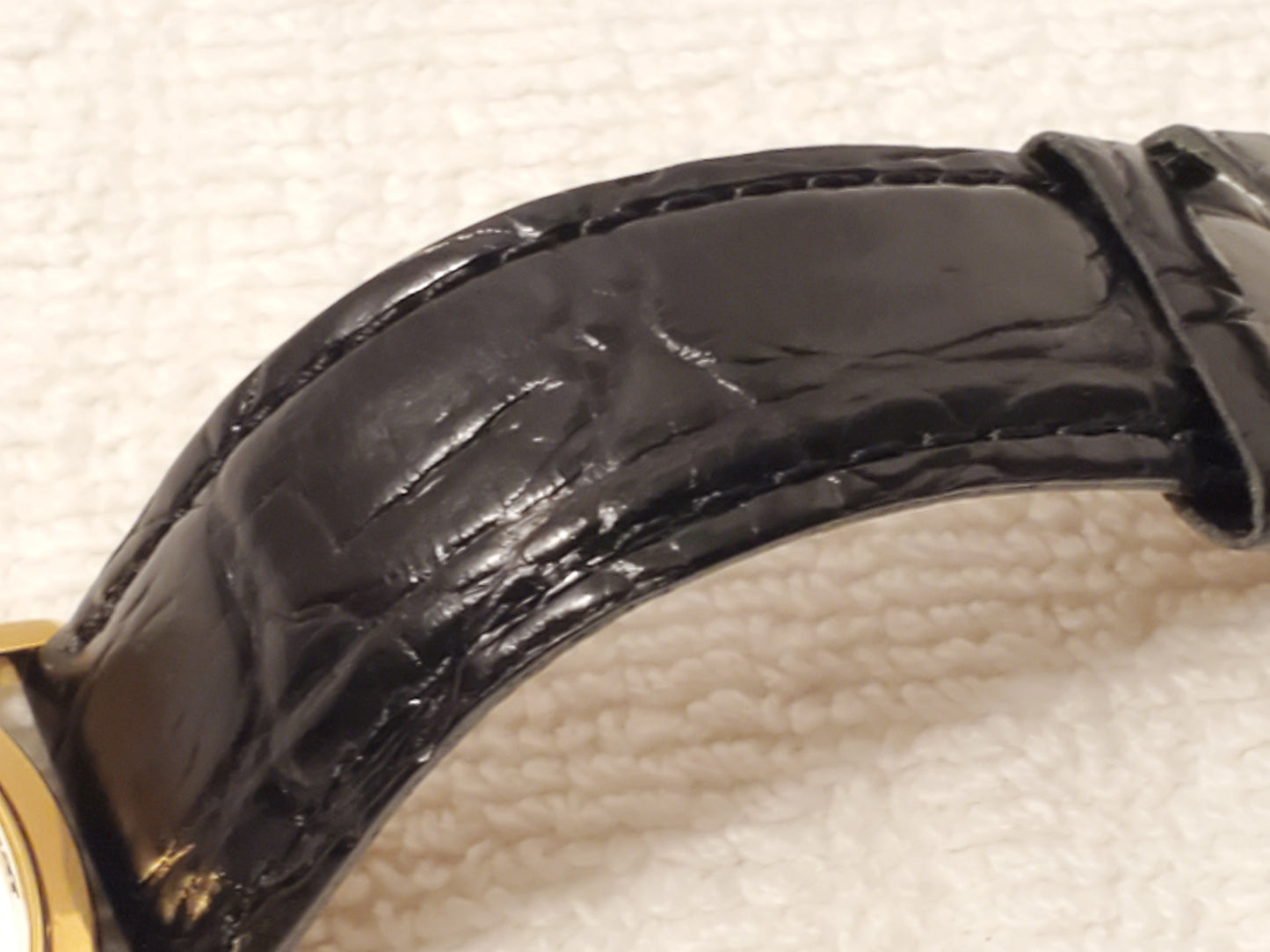 Vintage Seiko Men's Gold Tone Watch White Dial Roman Numerals Black Leather Band