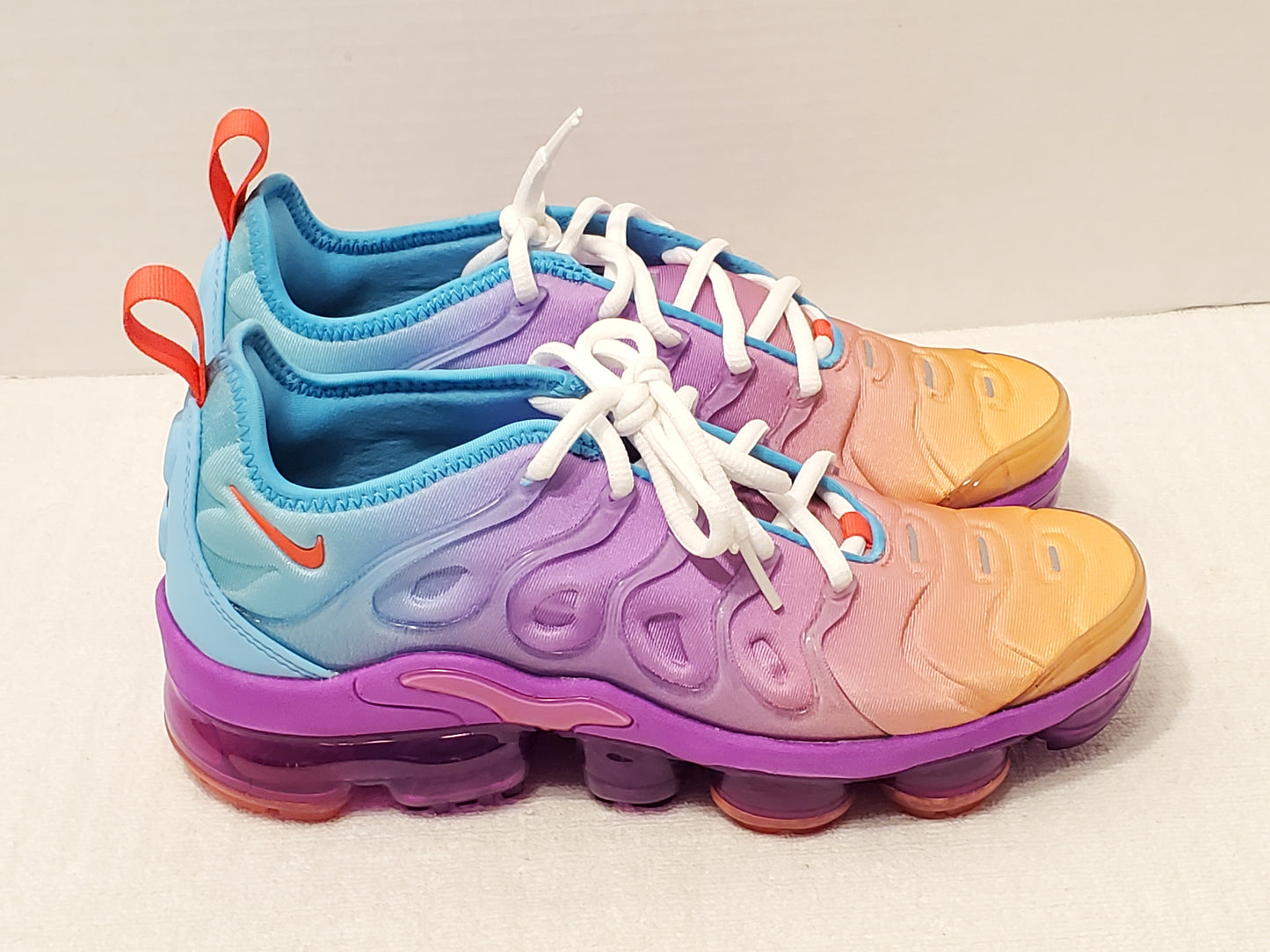 Nike Air Vapormax Plus Fuchsia Dream Crimson Sneakers Women's Size 6.5
