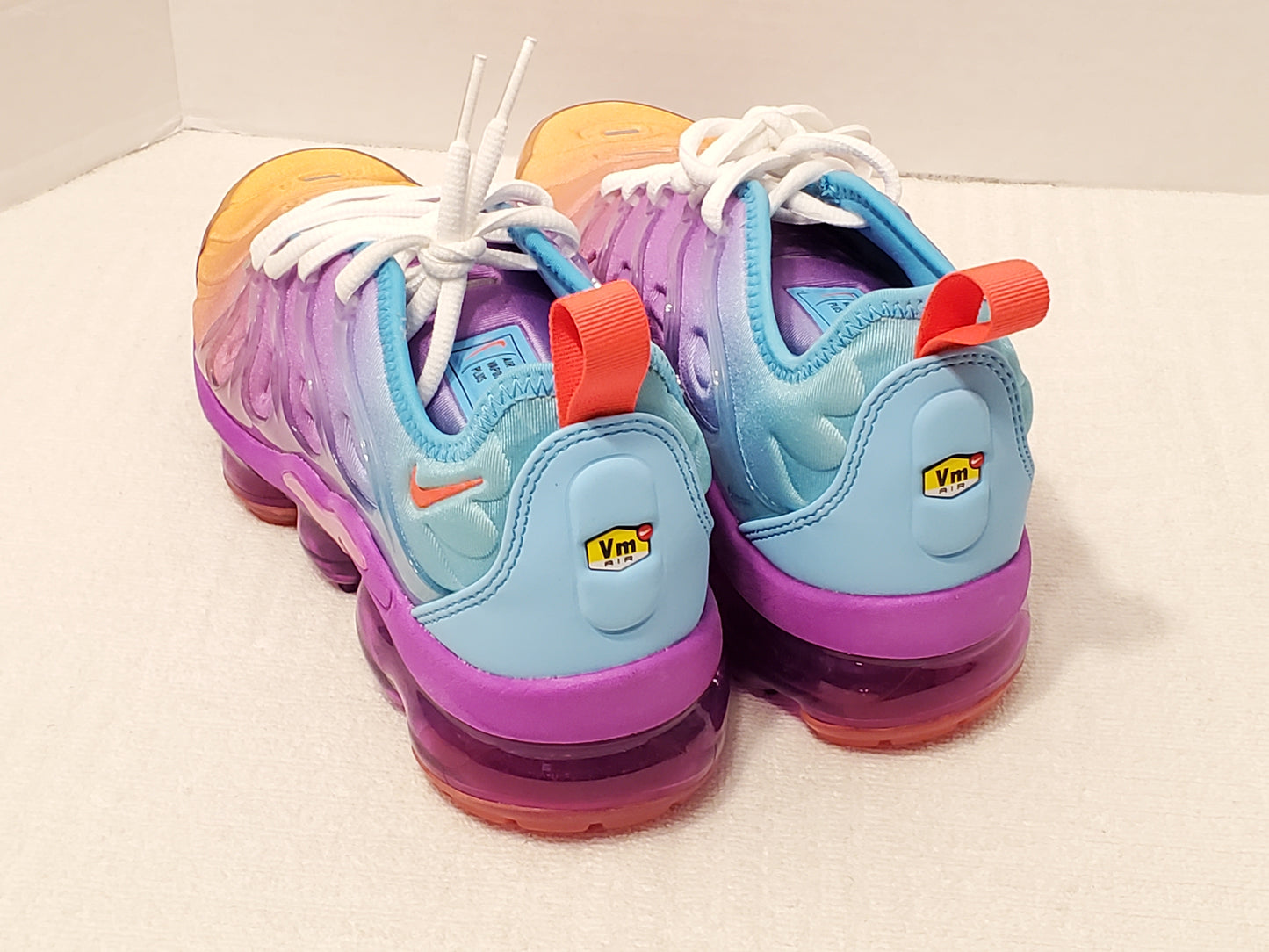 Nike Air Vapormax Plus Fuchsia Dream Crimson Sneakers Women's Size 6.5
