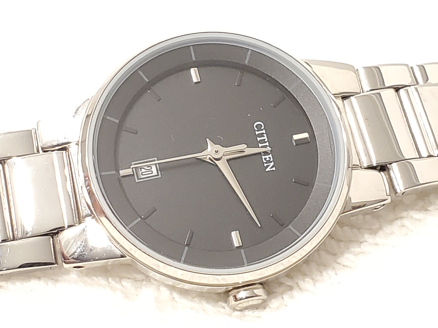 Vintage Citizen Women's Black Dial Date Watch Stainless Steel WR 50 Meters
