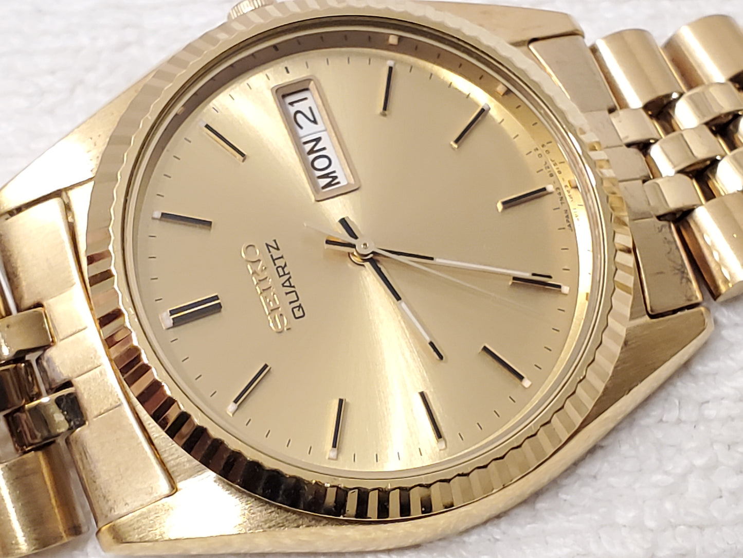 Vintage Seiko Men's Presidential Day Date Quartz Watch Gold Tone Stainless Steel