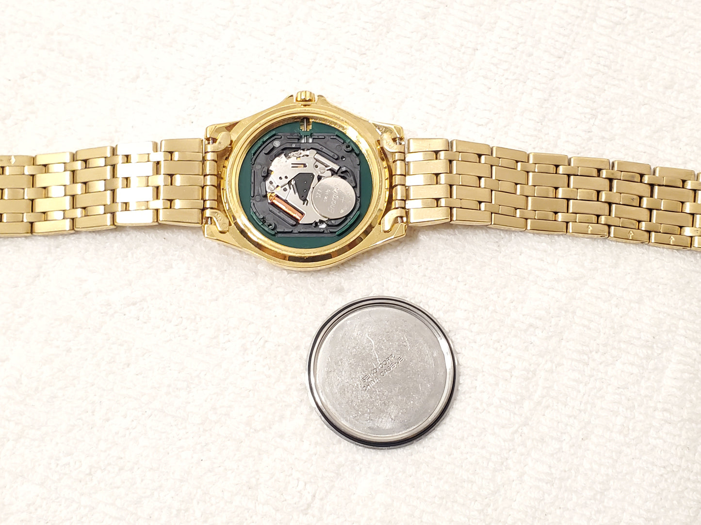Vintage Seiko Men's Day Date Gold Tone Quartz Watch One Jewel Stainless Steel