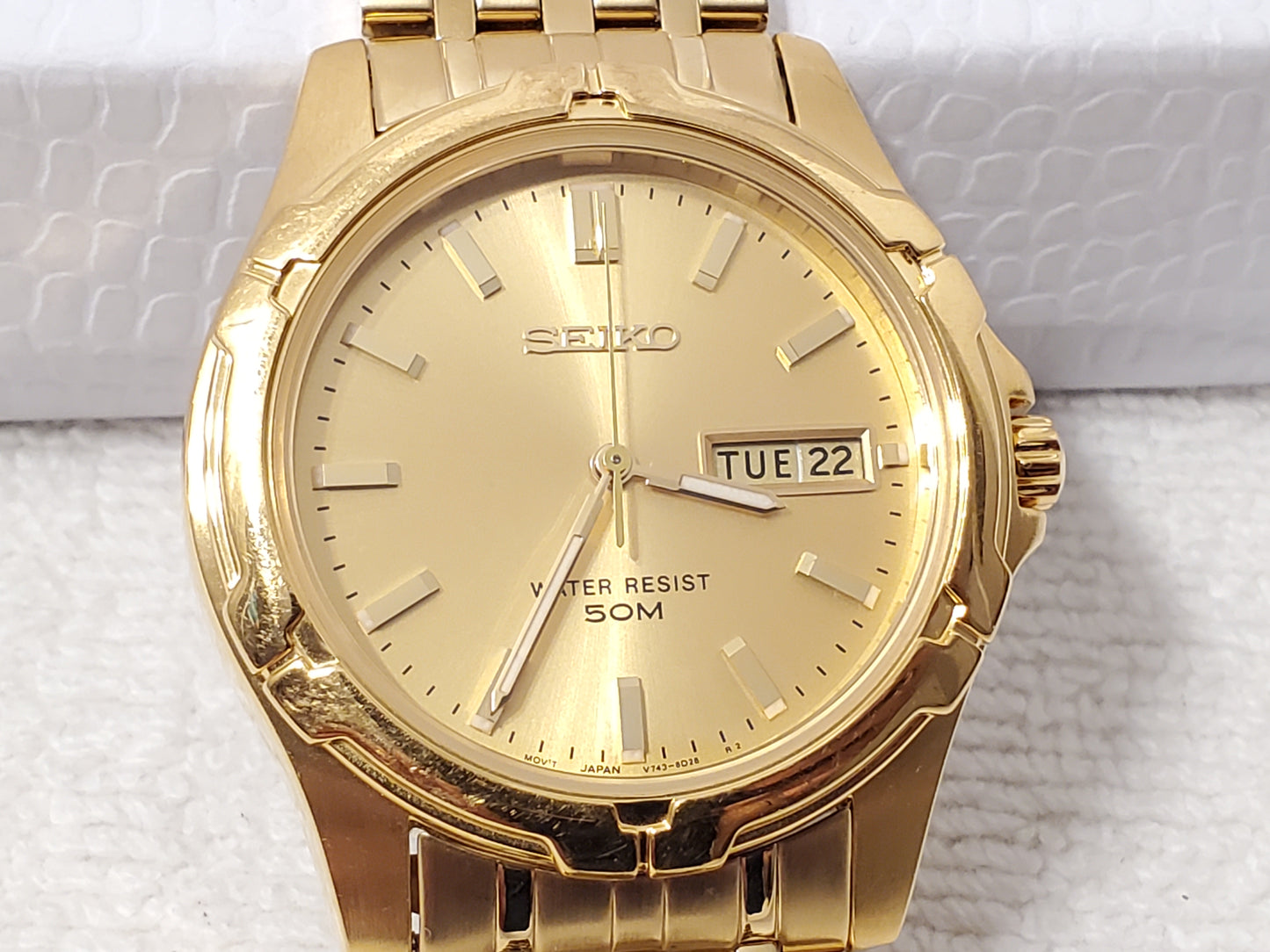 Vintage Seiko Men's Day Date Gold Tone Quartz Watch One Jewel Stainless Steel