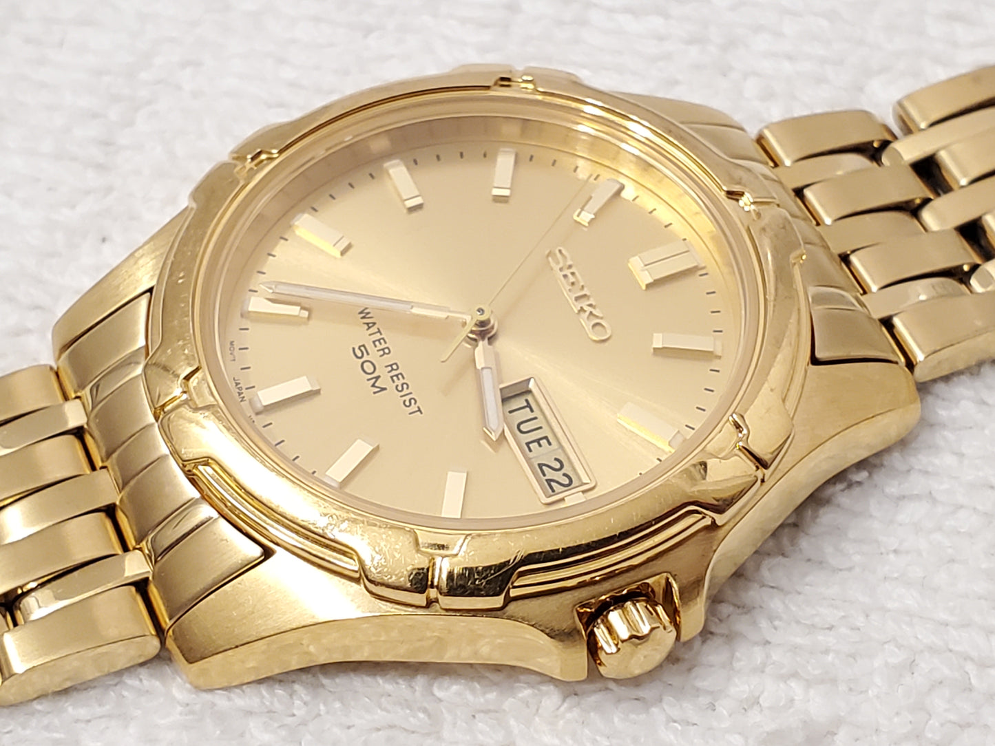 Vintage Seiko Men's Day Date Gold Tone Quartz Watch One Jewel Stainless Steel