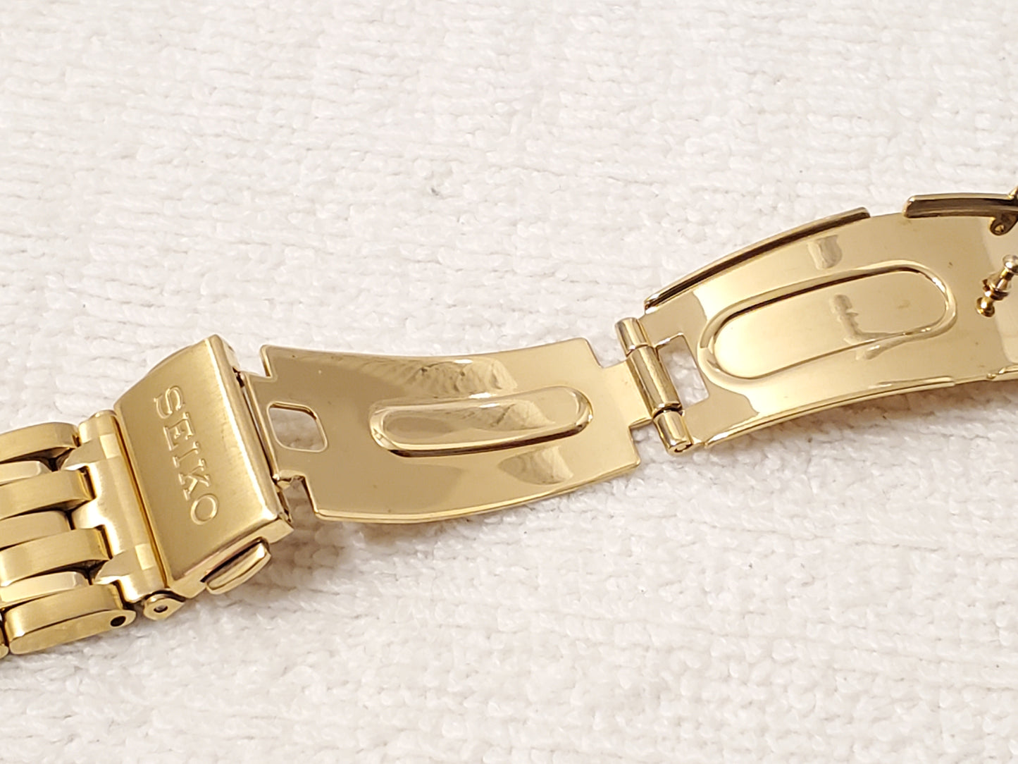Vintage Seiko Men's Day Date Gold Tone Quartz Watch One Jewel Stainless Steel