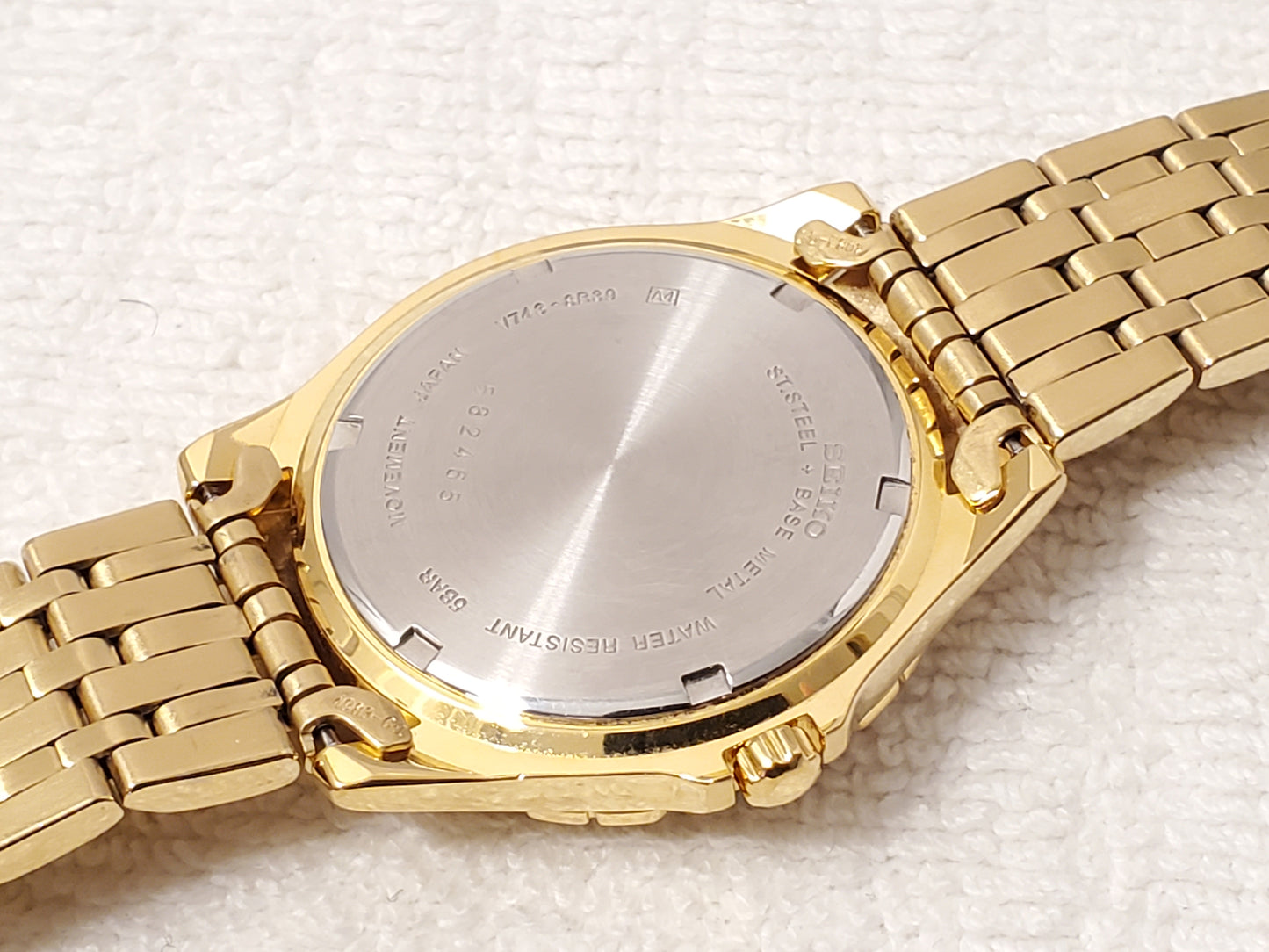 Vintage Seiko Men's Day Date Gold Tone Quartz Watch One Jewel Stainless Steel