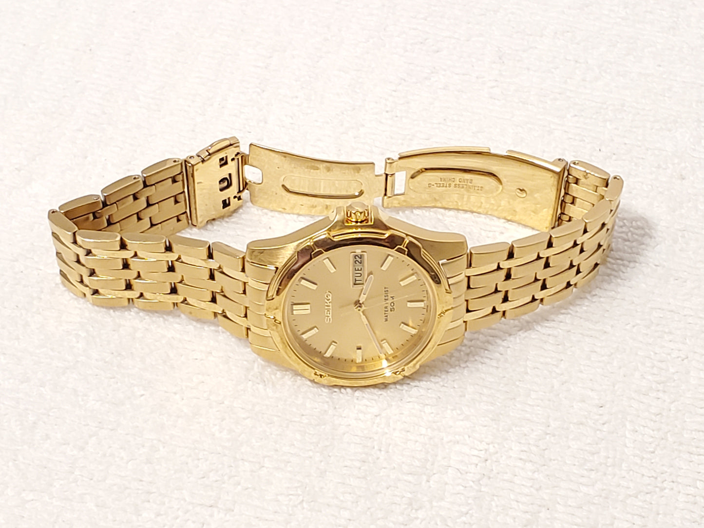 Vintage Seiko Men's Day Date Gold Tone Quartz Watch One Jewel Stainless Steel