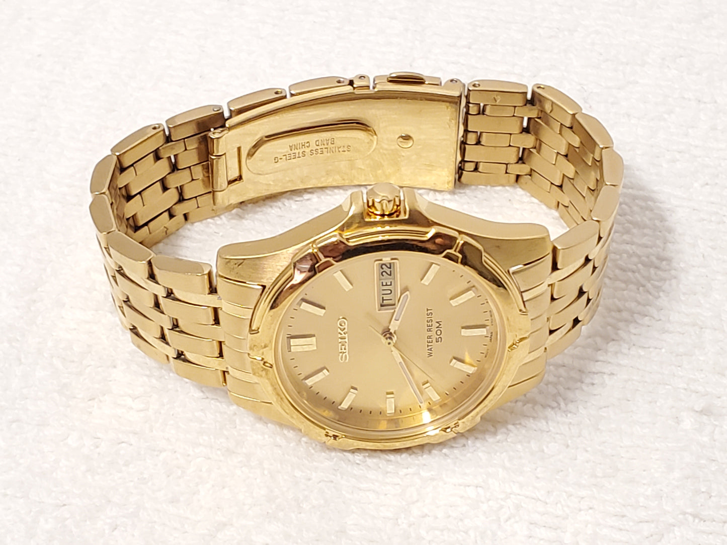 Vintage Seiko Men's Day Date Gold Tone Quartz Watch One Jewel Stainless Steel