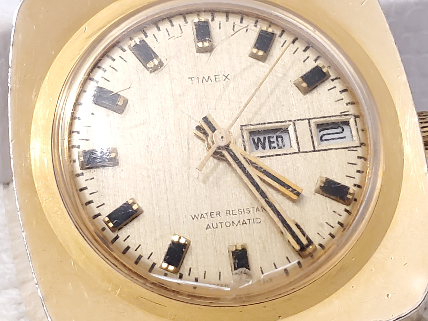 Vintage Timex Automatic Mens Day Date Watch Gold Tone Stainless Steel Base Metal