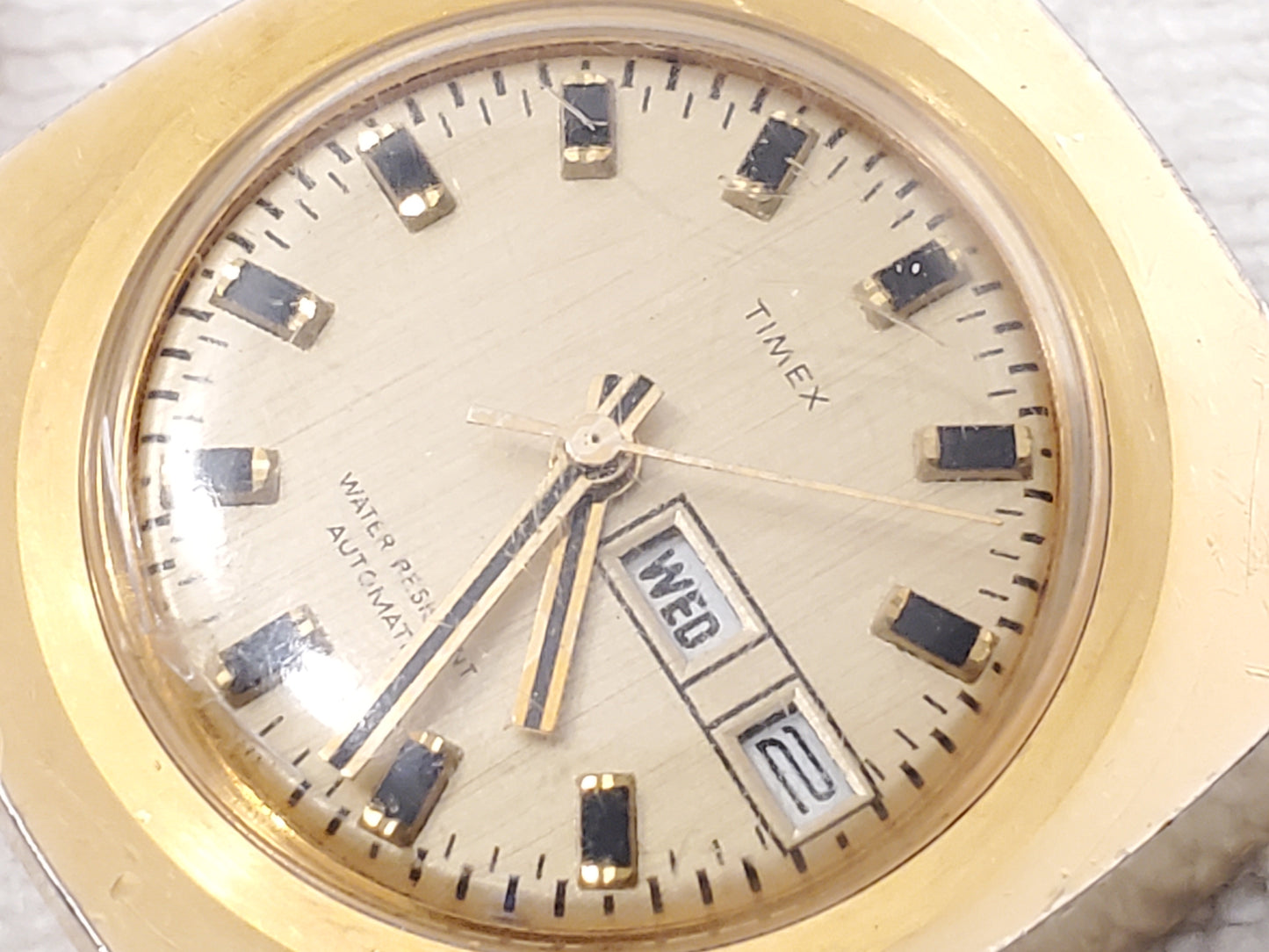 Vintage Timex Automatic Mens Day Date Watch Gold Tone Stainless Steel Base Metal