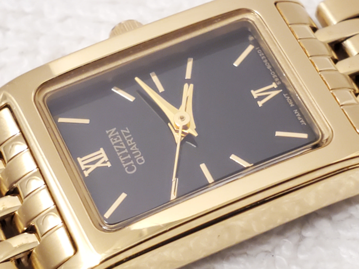 Vintage Citizen Women's Tank Watch Gold Plated Tone Black Dial Roman Numerals