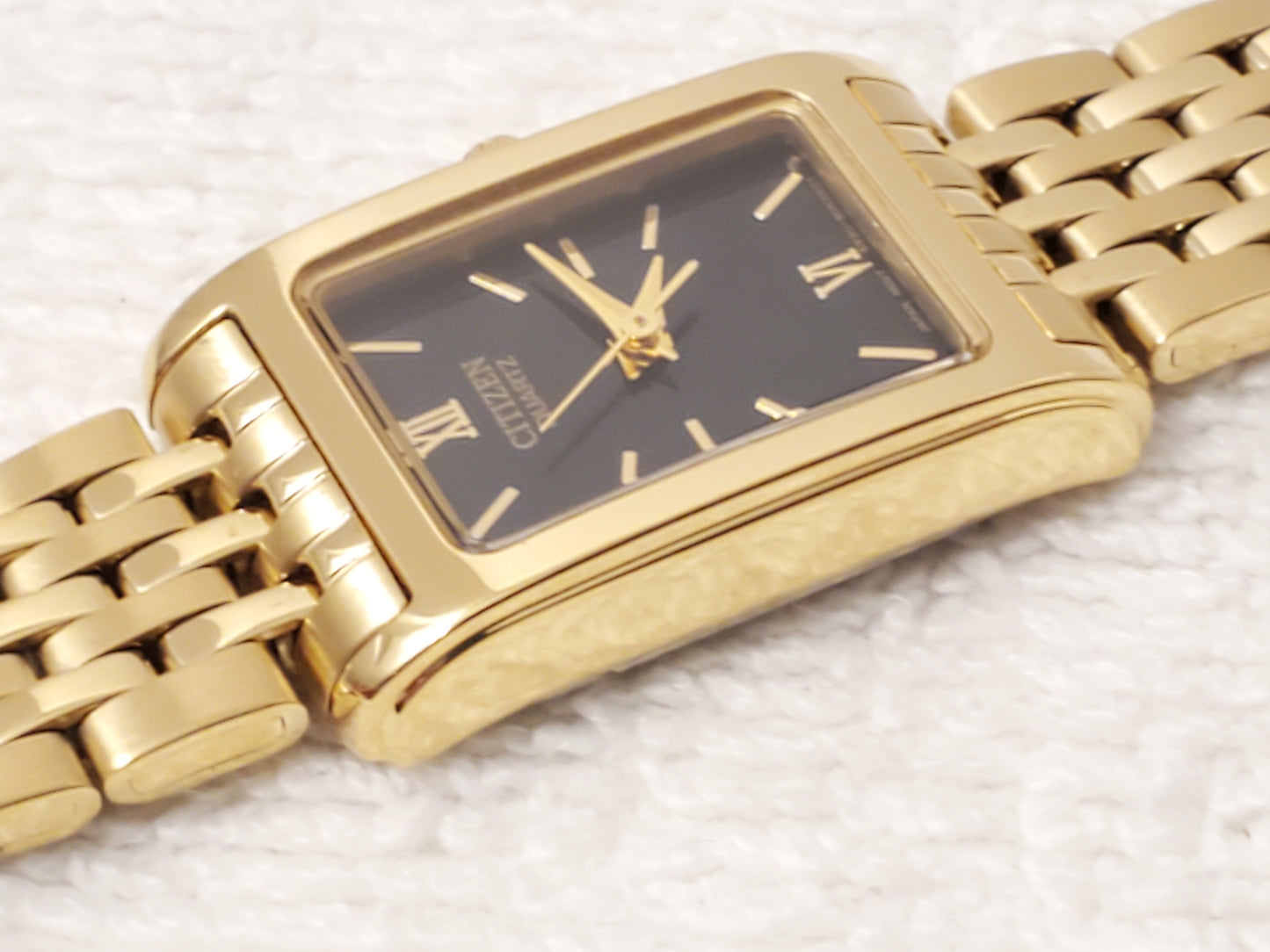 Vintage Citizen Women's Tank Watch Gold Plated Tone Black Dial Roman Numerals