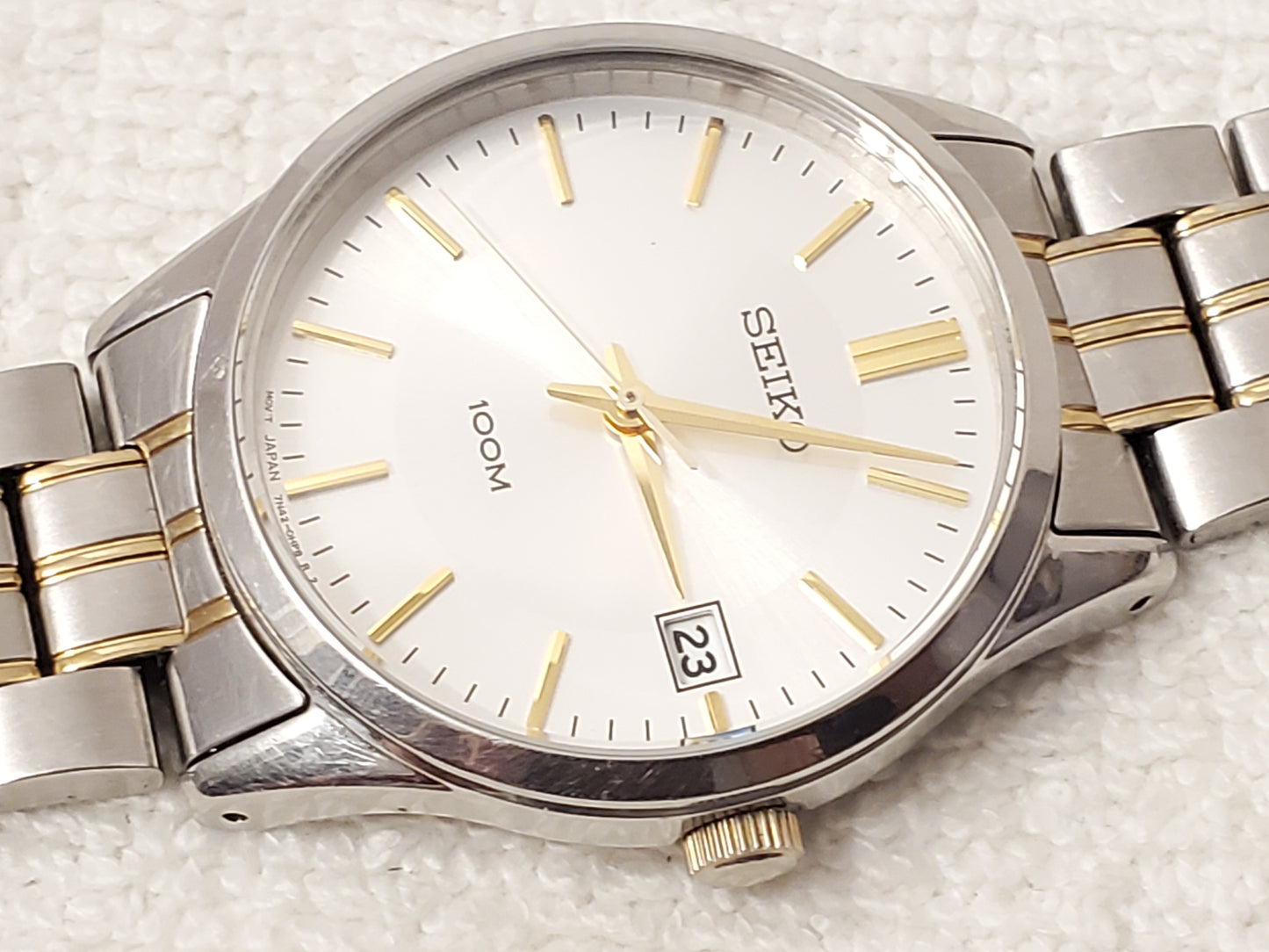 Vintage Seiko Men's Date Watch Stainless Steel Gold Tone 1 Jewel Silver Dial