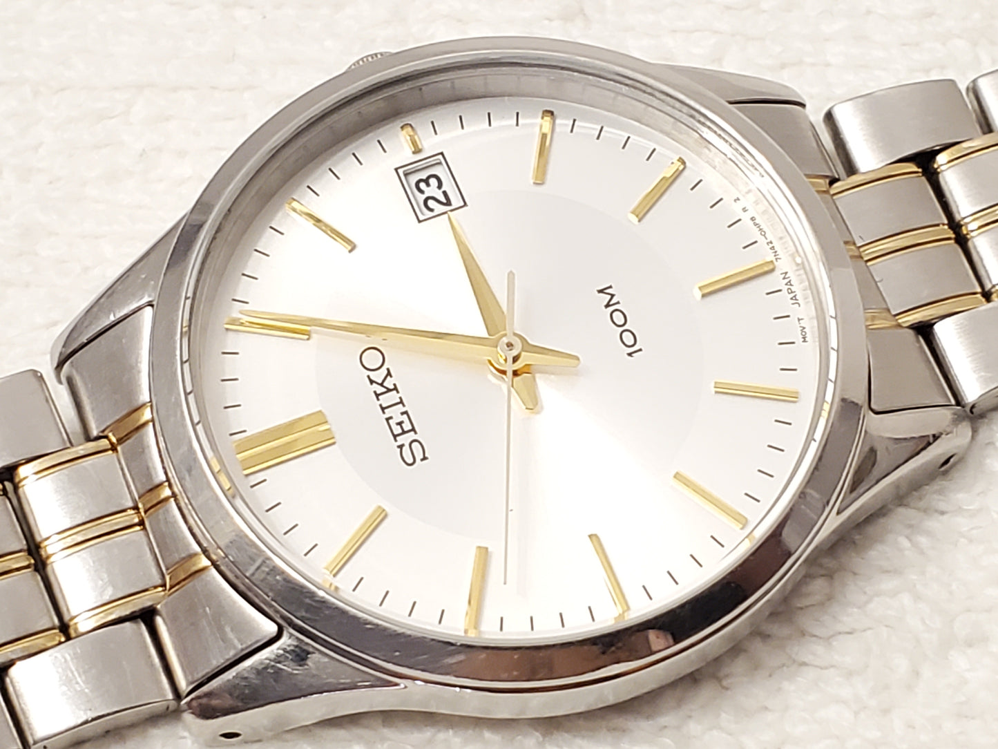 Vintage Seiko Men's Date Watch Stainless Steel Gold Tone 1 Jewel Silver Dial
