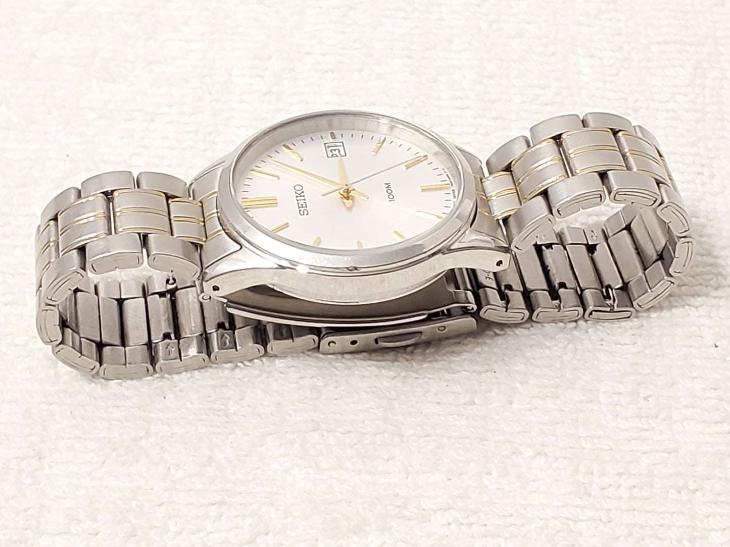 Vintage Seiko Men's Date Watch Stainless Steel Gold Tone 1 Jewel Silver Dial