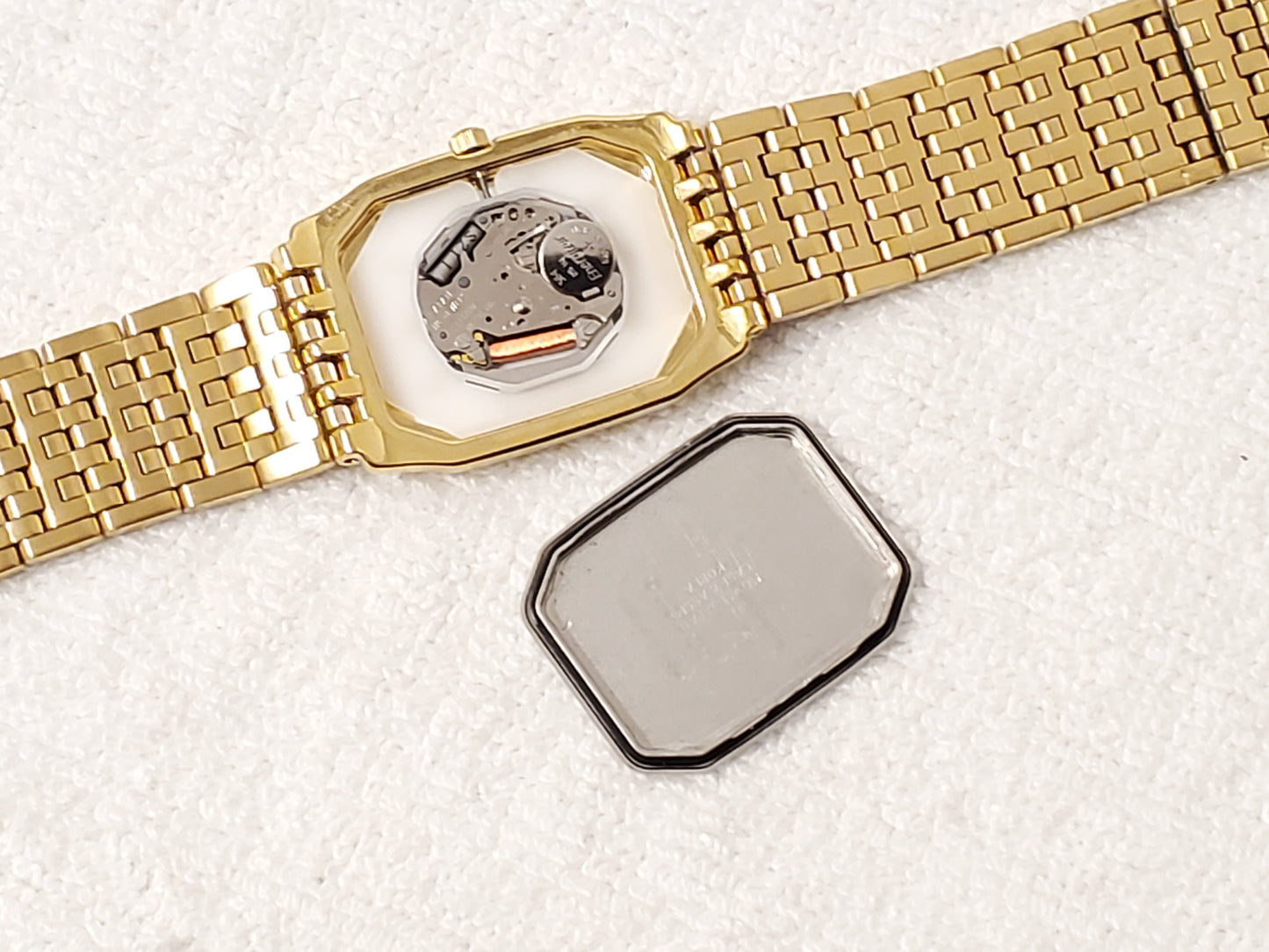 Vintage Citizen Men's Gold Tone Quartz Date Watch Base Metal Stainless Steel WR