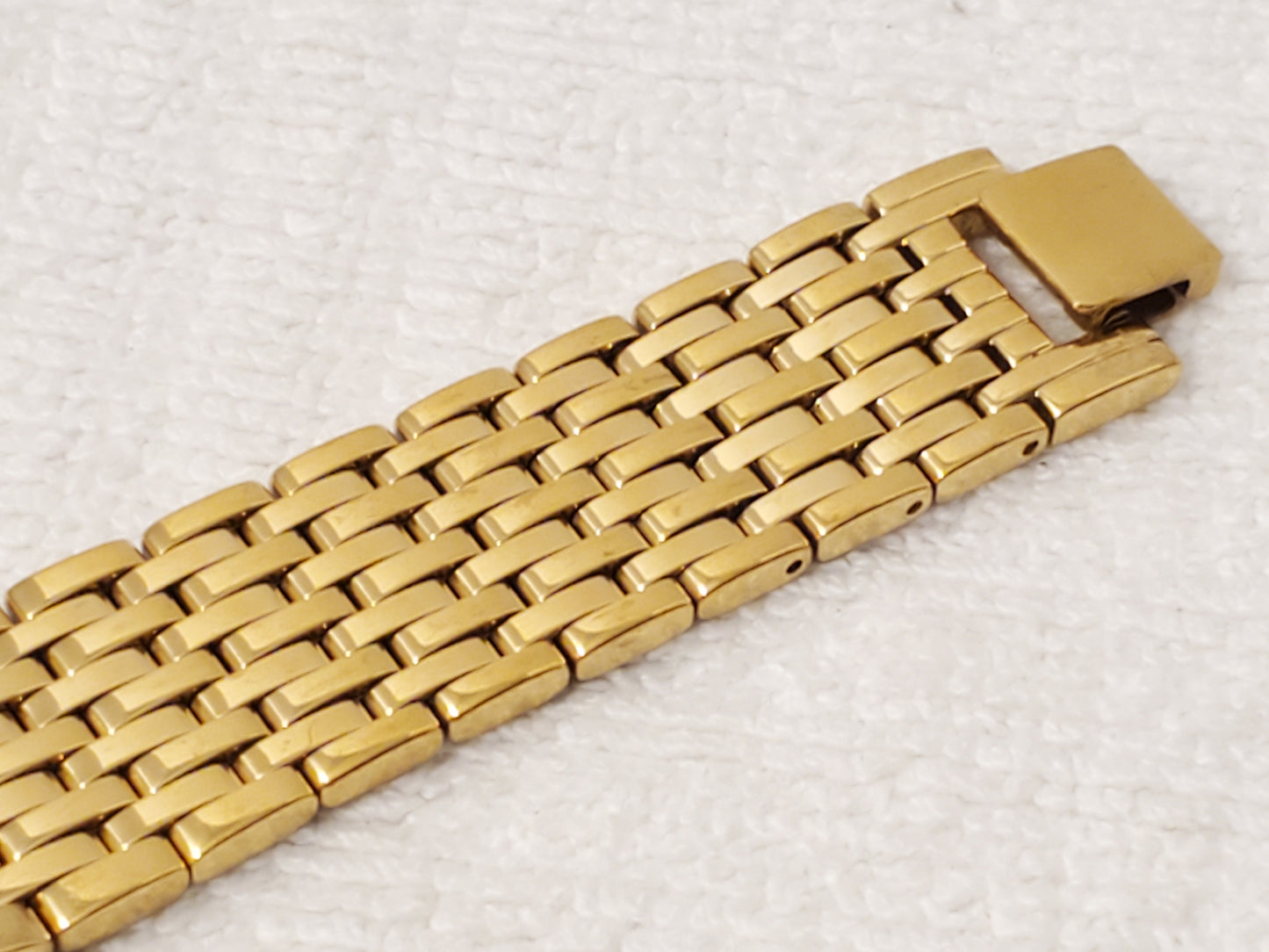 Vintage Citizen Men's Gold Tone Quartz Date Watch Base Metal Stainless Steel WR