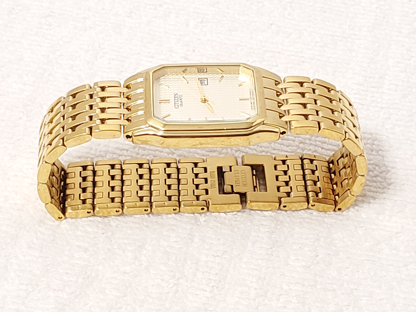 Vintage Citizen Men's Gold Tone Quartz Date Watch Base Metal Stainless Steel WR