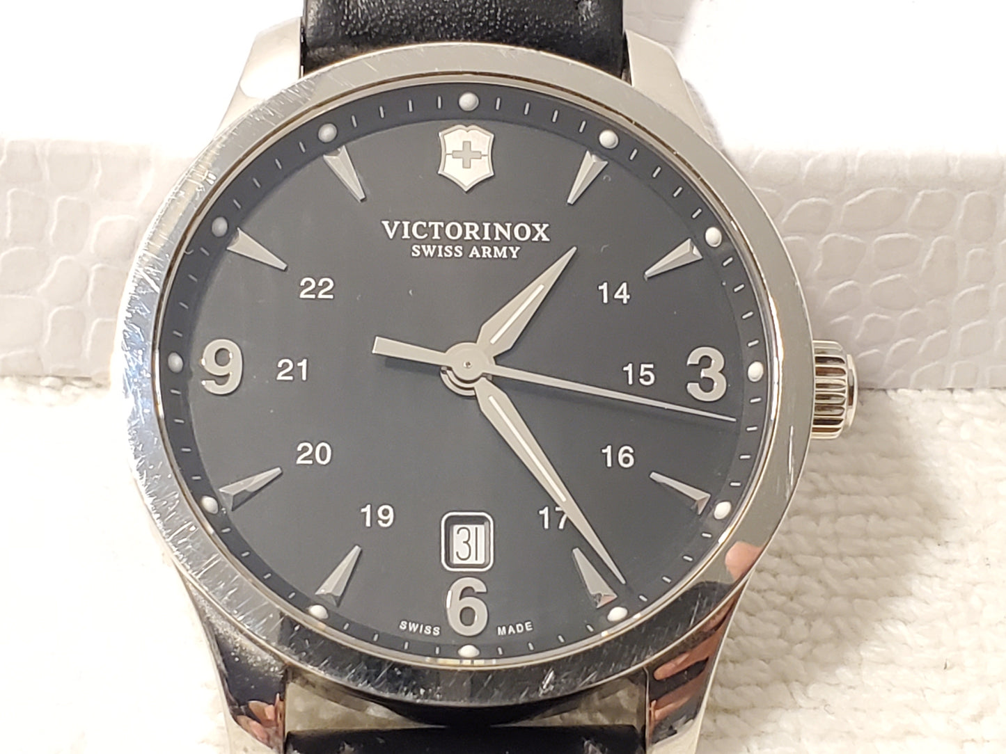 Victorinox Swiss Army Men's Date Watch Five Jewels Sapphire Crystal Black Dial