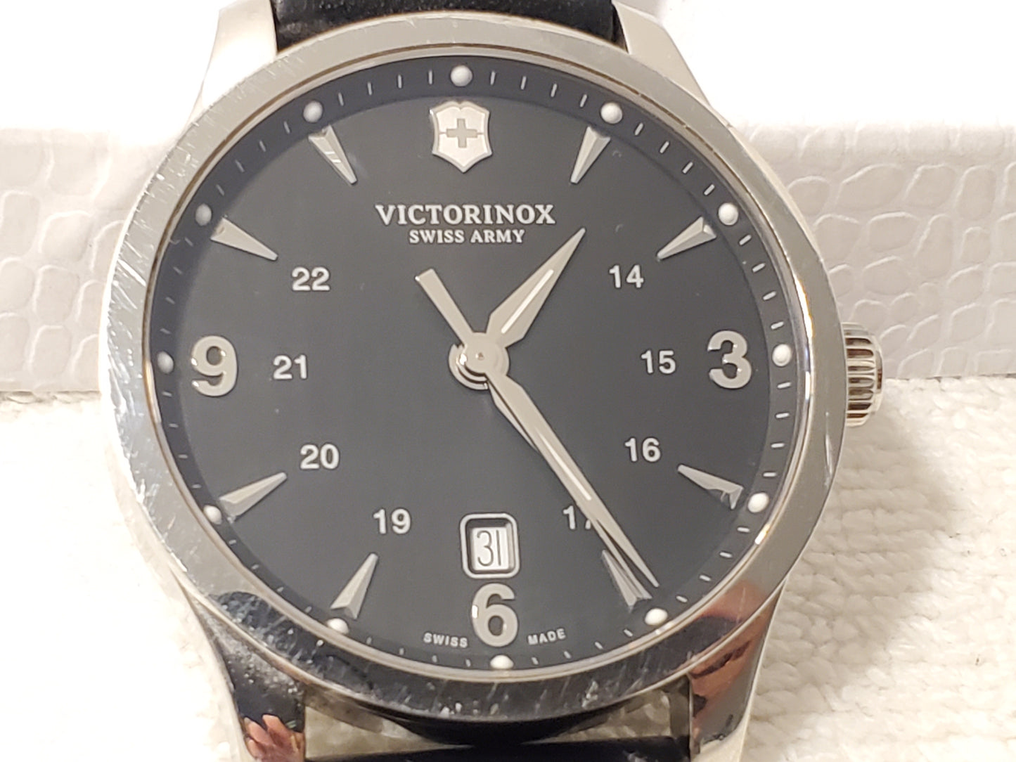 Victorinox Swiss Army Men's Date Watch Five Jewels Sapphire Crystal Black Dial