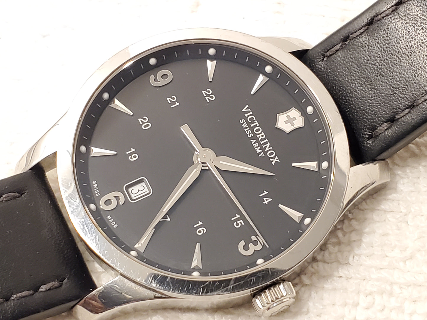Victorinox Swiss Army Men's Date Watch Five Jewels Sapphire Crystal Black Dial