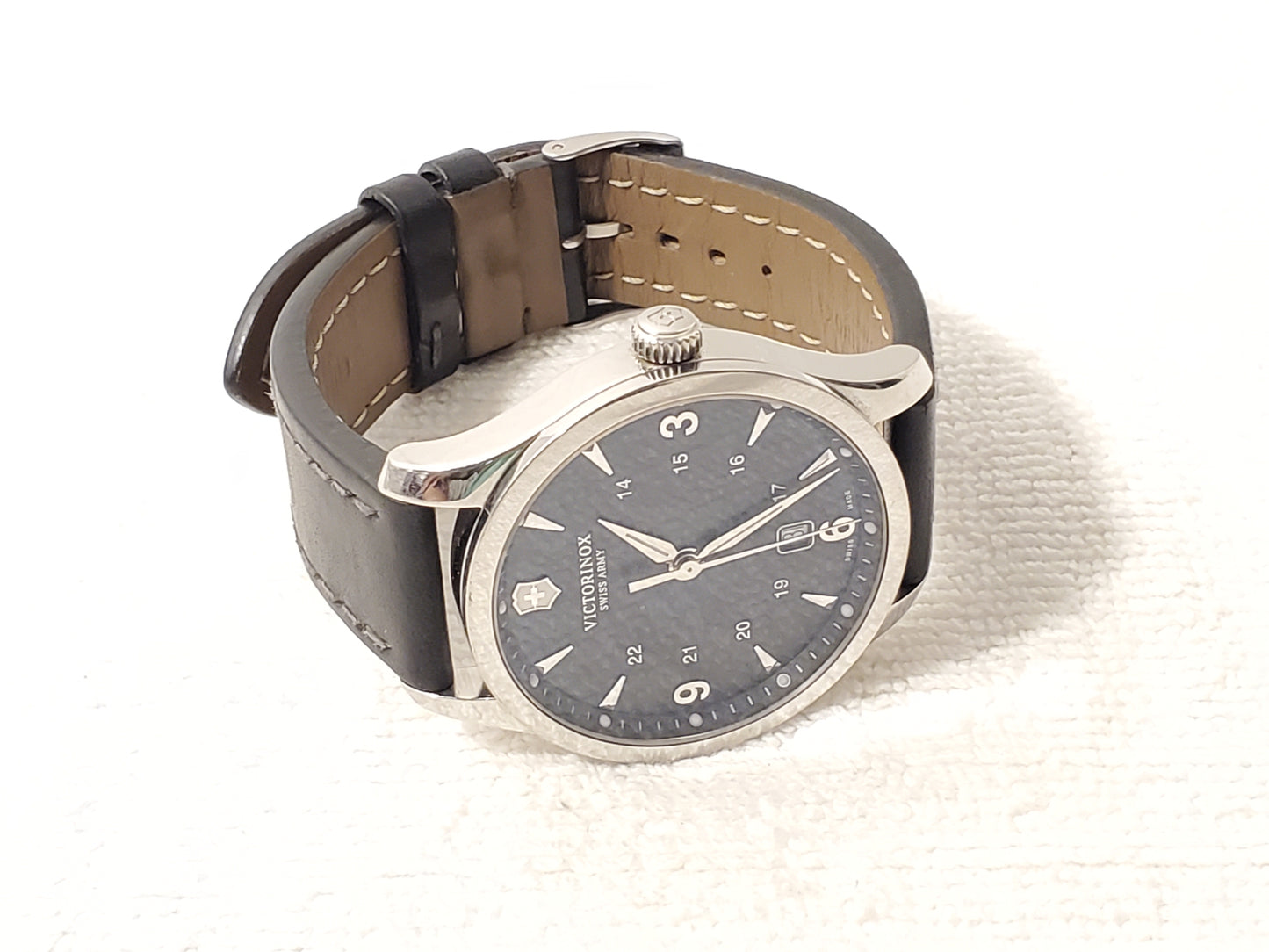 Victorinox Swiss Army Men's Date Watch Five Jewels Sapphire Crystal Black Dial