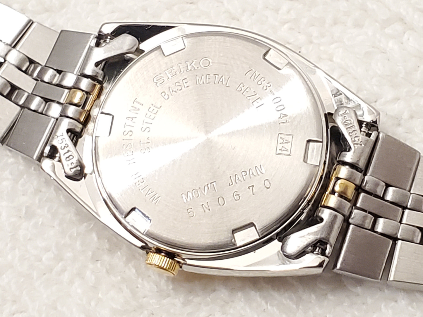 Vintage Seiko Gold Tone Women's Day Date Watch Silver Dial Stainless Steel