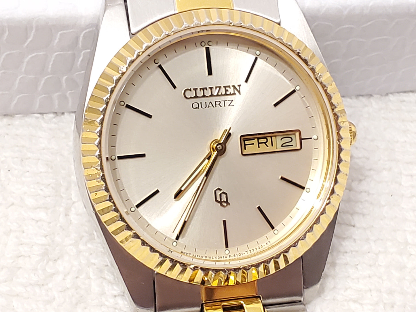 Vintage Citizen CQ Men's Day Date Presidential Watch Stainless Steel Gold Tone