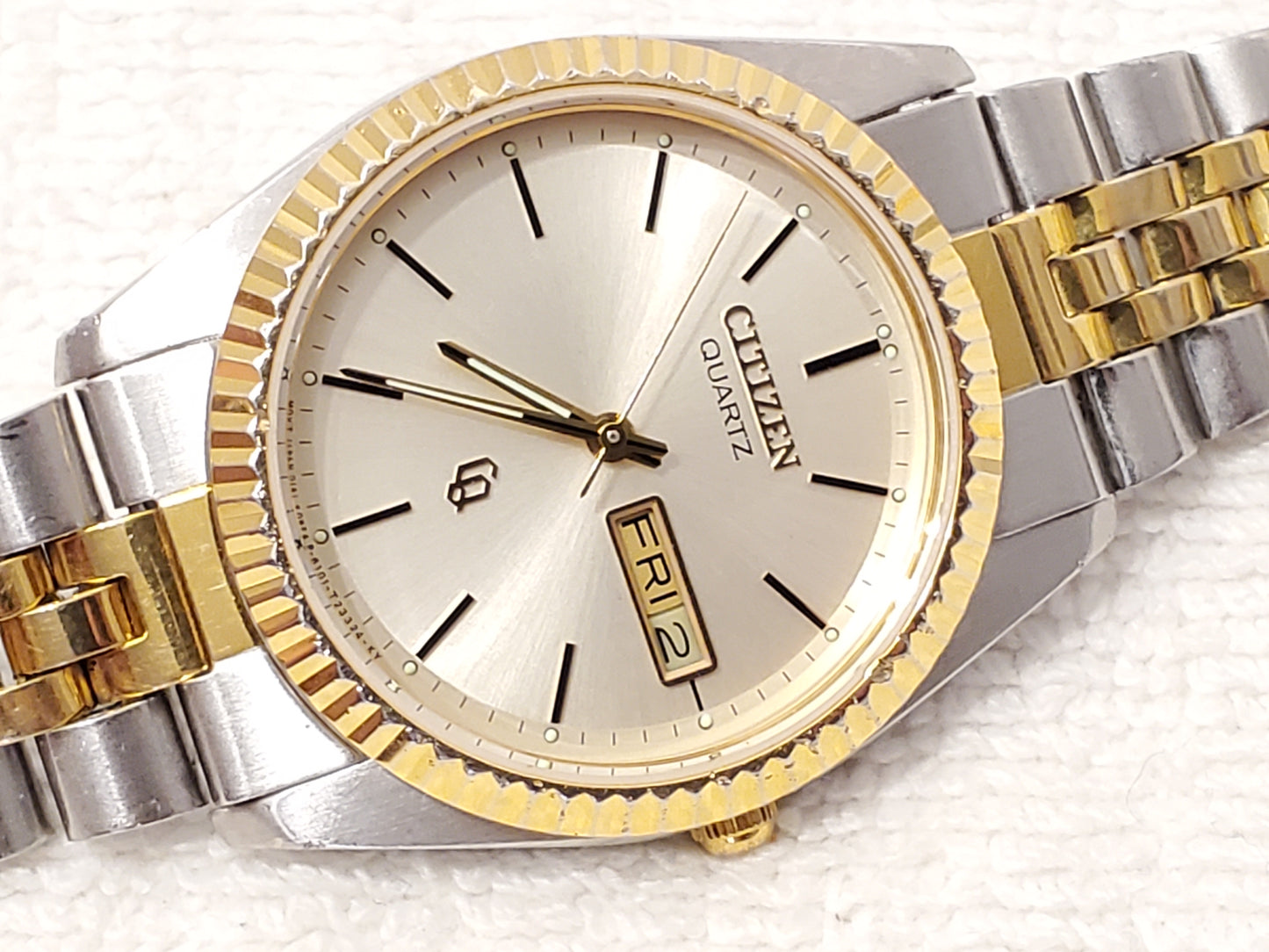 Vintage Citizen CQ Men's Day Date Presidential Watch Stainless Steel Gold Tone