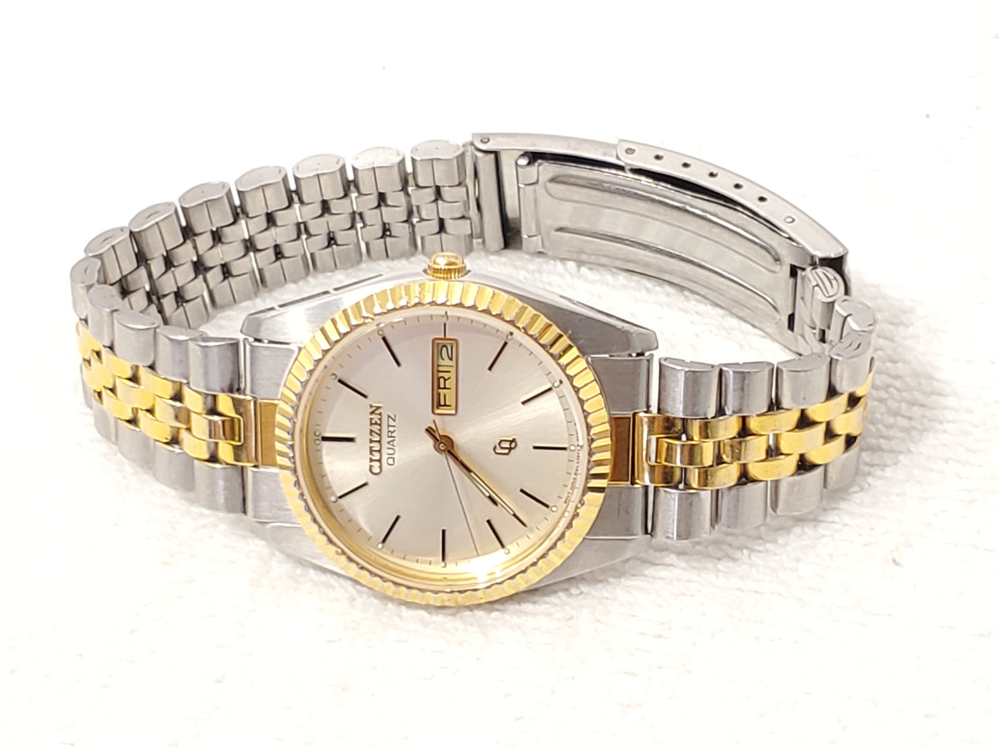 Vintage Citizen CQ Men's Day Date Presidential Watch Stainless Steel Gold Tone
