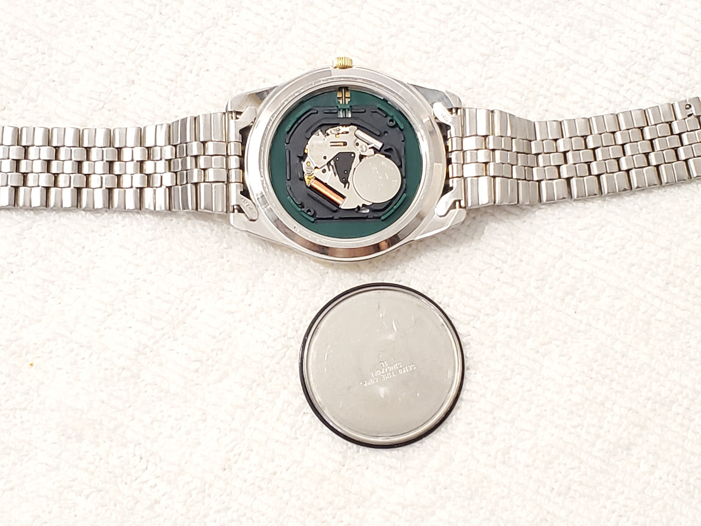Vintage Seiko Mens Day Date Luminous Dial Quartz Watch Stainless Steel Gold Tone