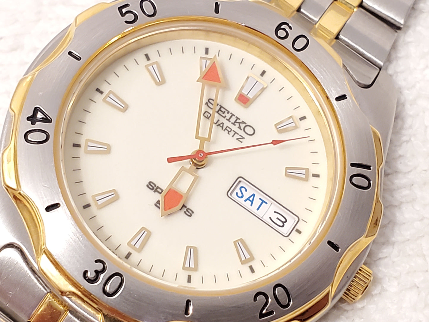 Vintage Seiko Mens Day Date Luminous Dial Quartz Watch Stainless Steel Gold Tone