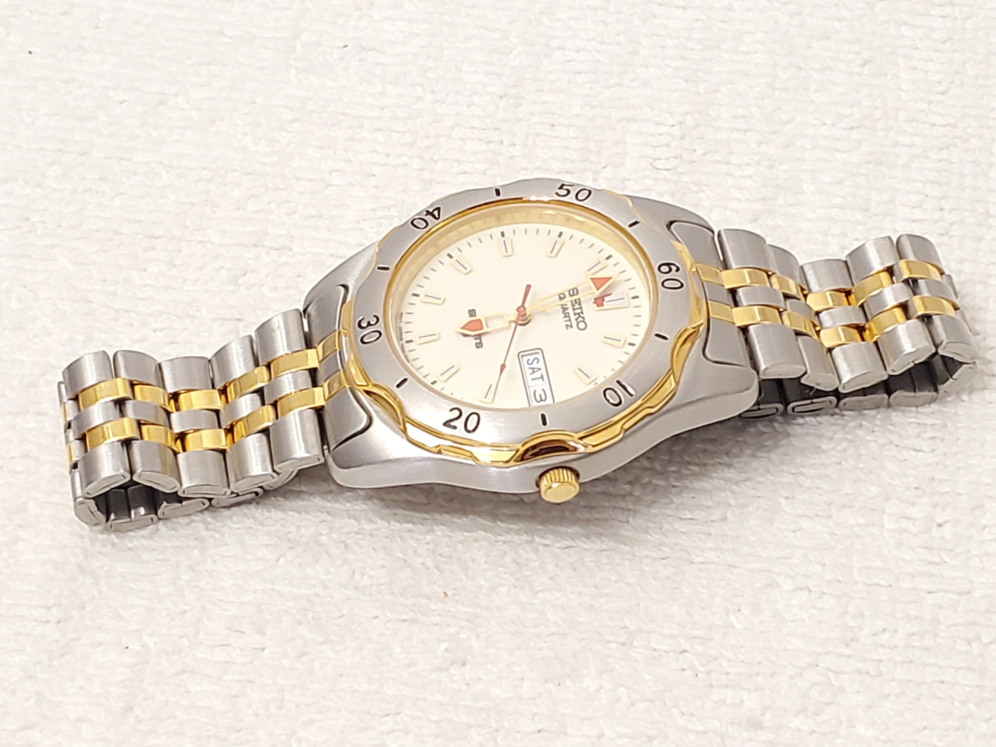 Vintage Seiko Mens Day Date Luminous Dial Quartz Watch Stainless Steel Gold Tone