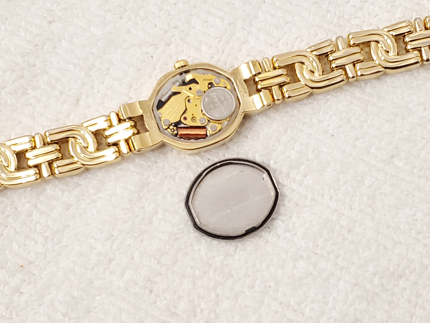 Vintage Citizen Women's Gold Plated Quartz Watch Mother Pearl Dial One Jewel