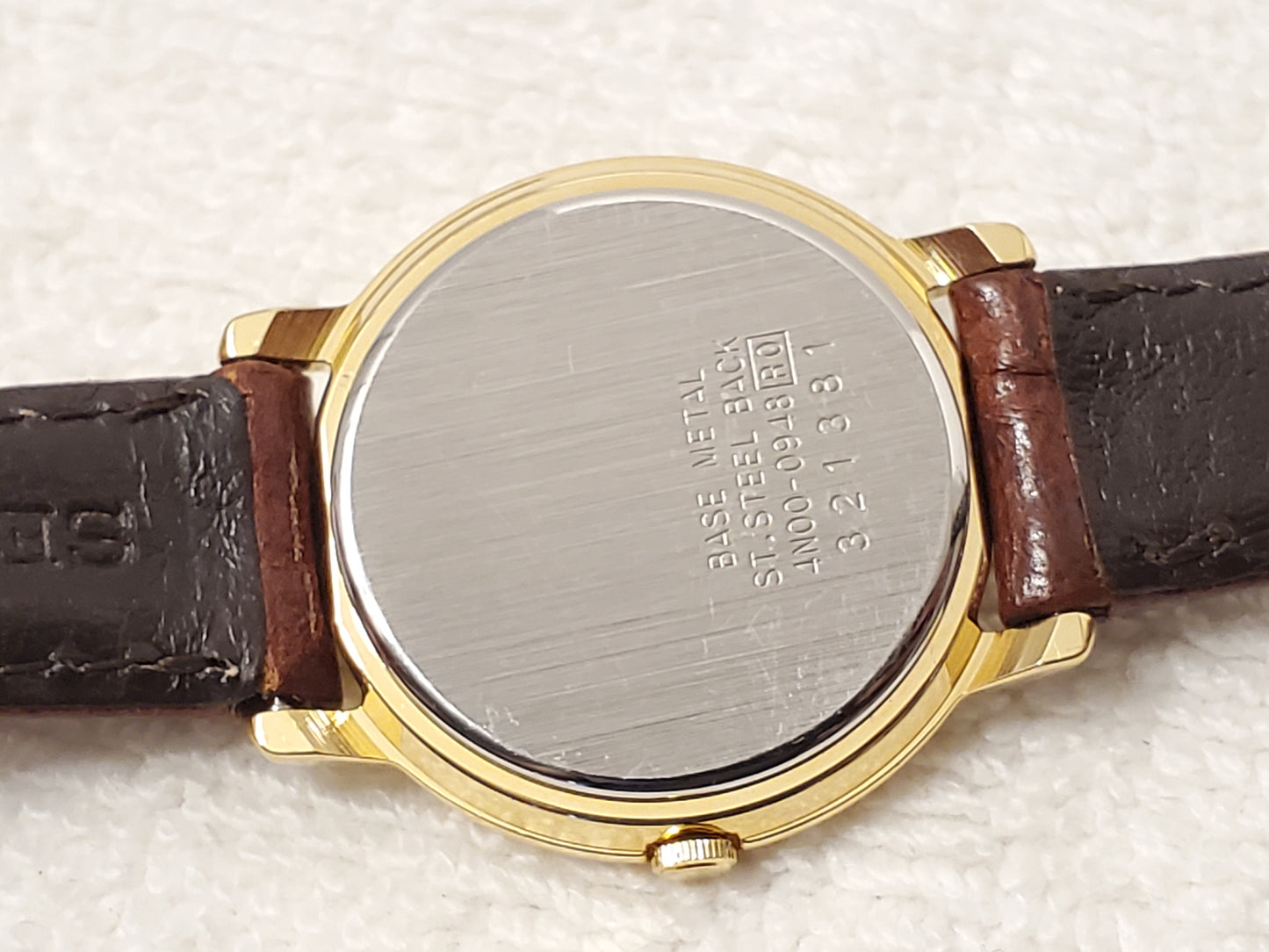 Vintage Seiko Women's Gold Tone Watch Silver Dial Roman Numerals Leather Strap