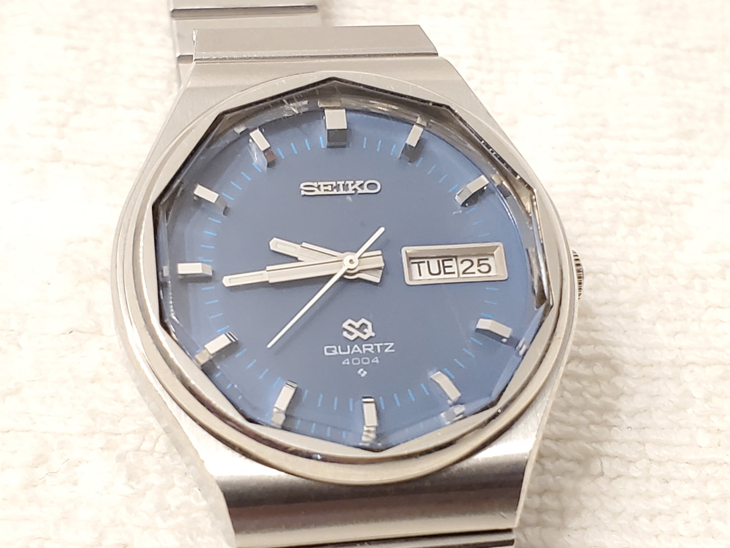 Vintage Seiko 4004 Quartz Blue Dial Men's Watch Stainless Steel Day Date Octagon