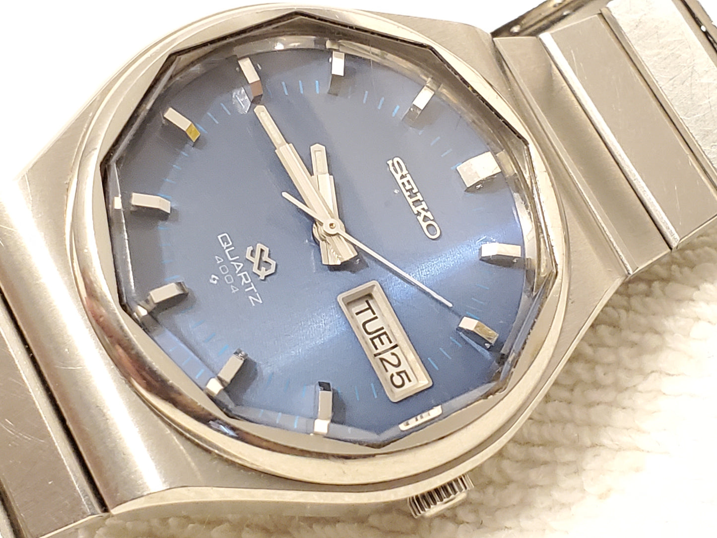 Vintage Seiko 4004 Quartz Blue Dial Men's Watch Stainless Steel Day Date Octagon