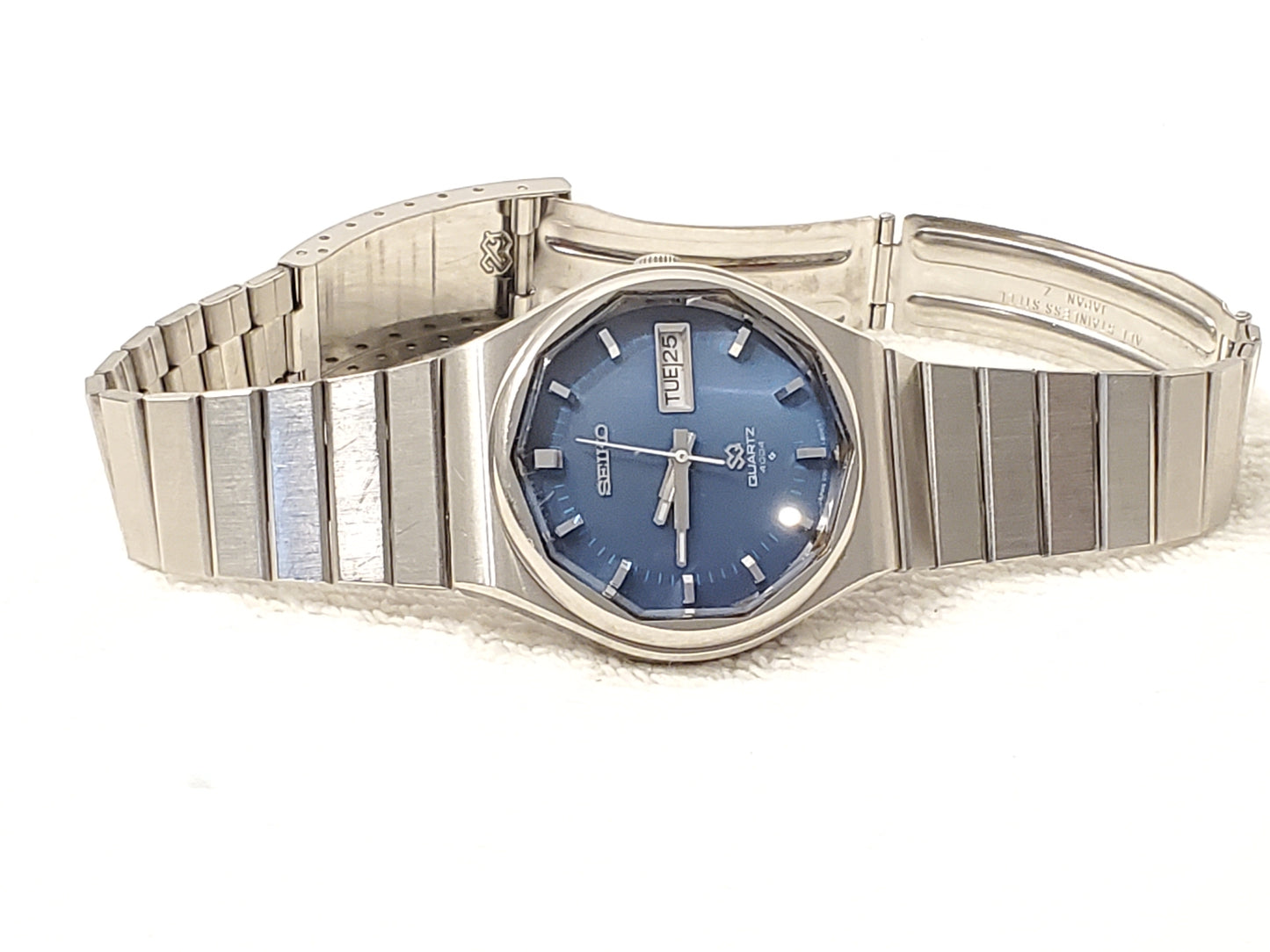 Vintage Seiko 4004 Quartz Blue Dial Men's Watch Stainless Steel Day Date Octagon