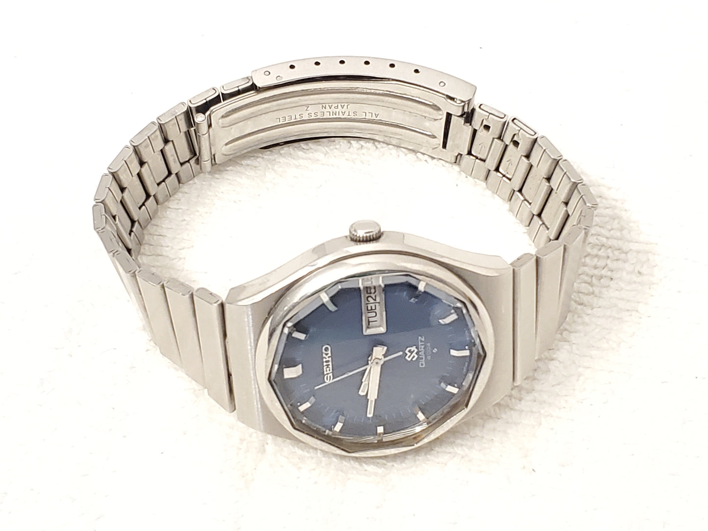 Vintage Seiko 4004 Quartz Blue Dial Men's Watch Stainless Steel Day Date Octagon