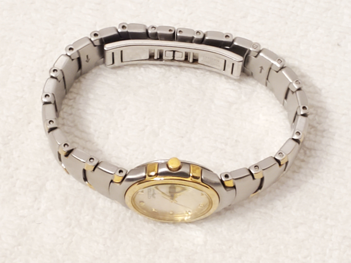 Vintage Citizen Elegance Women's Stainless Steel Gold Plated Quartz Watch