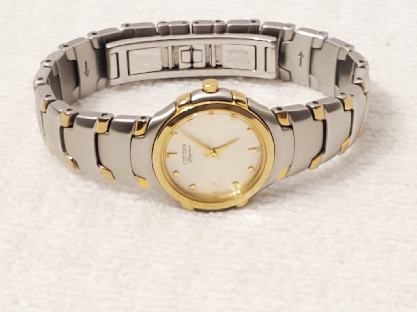 Vintage Citizen Elegance Women's Stainless Steel Gold Plated Quartz Watch